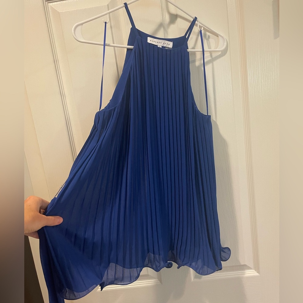 Cute blue top